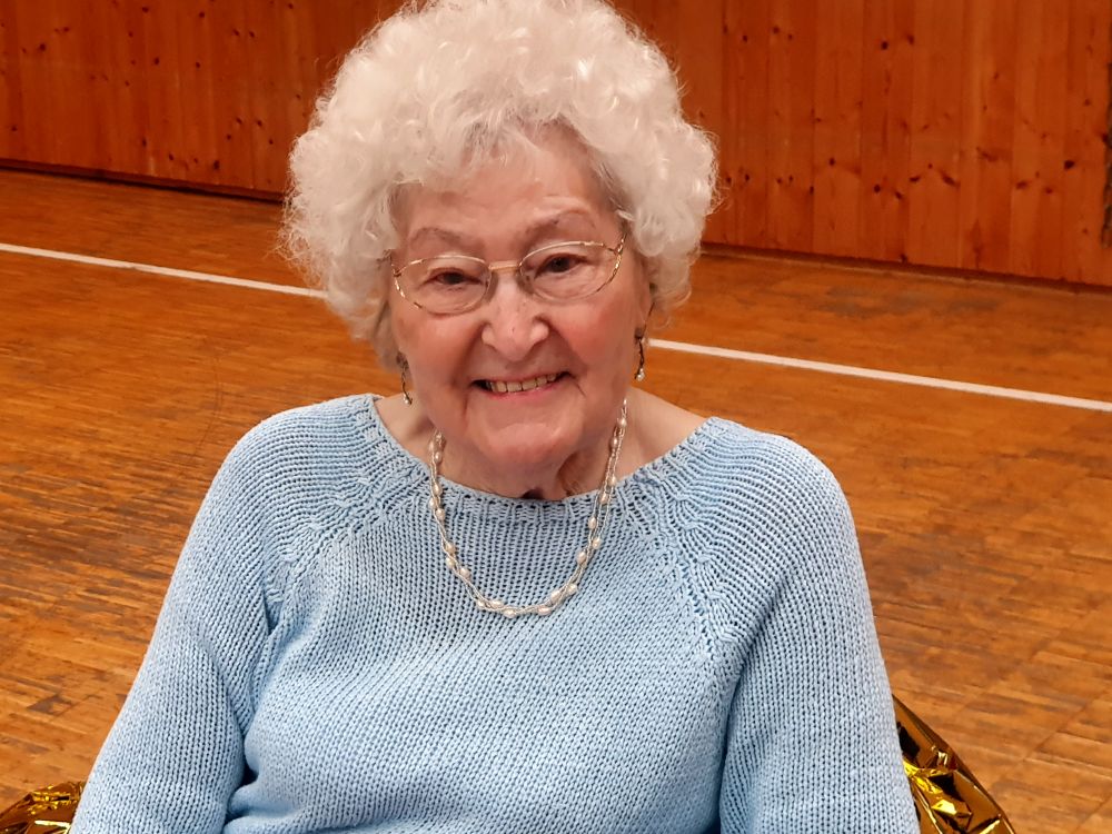 Oma Inge ist 90 Jahre alt! | Grundschule Klingenmünster ...